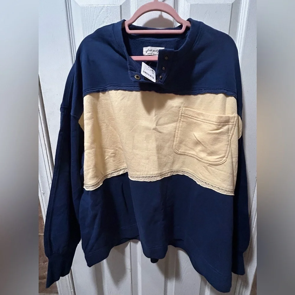 NWT FREE PEOPLE Strawberry Sweatshirt Size Small Oceana Combo